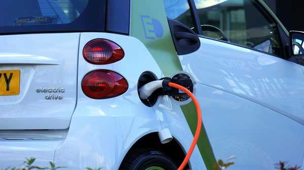 Les meilleures voitures hybrides et électriques pour 2025